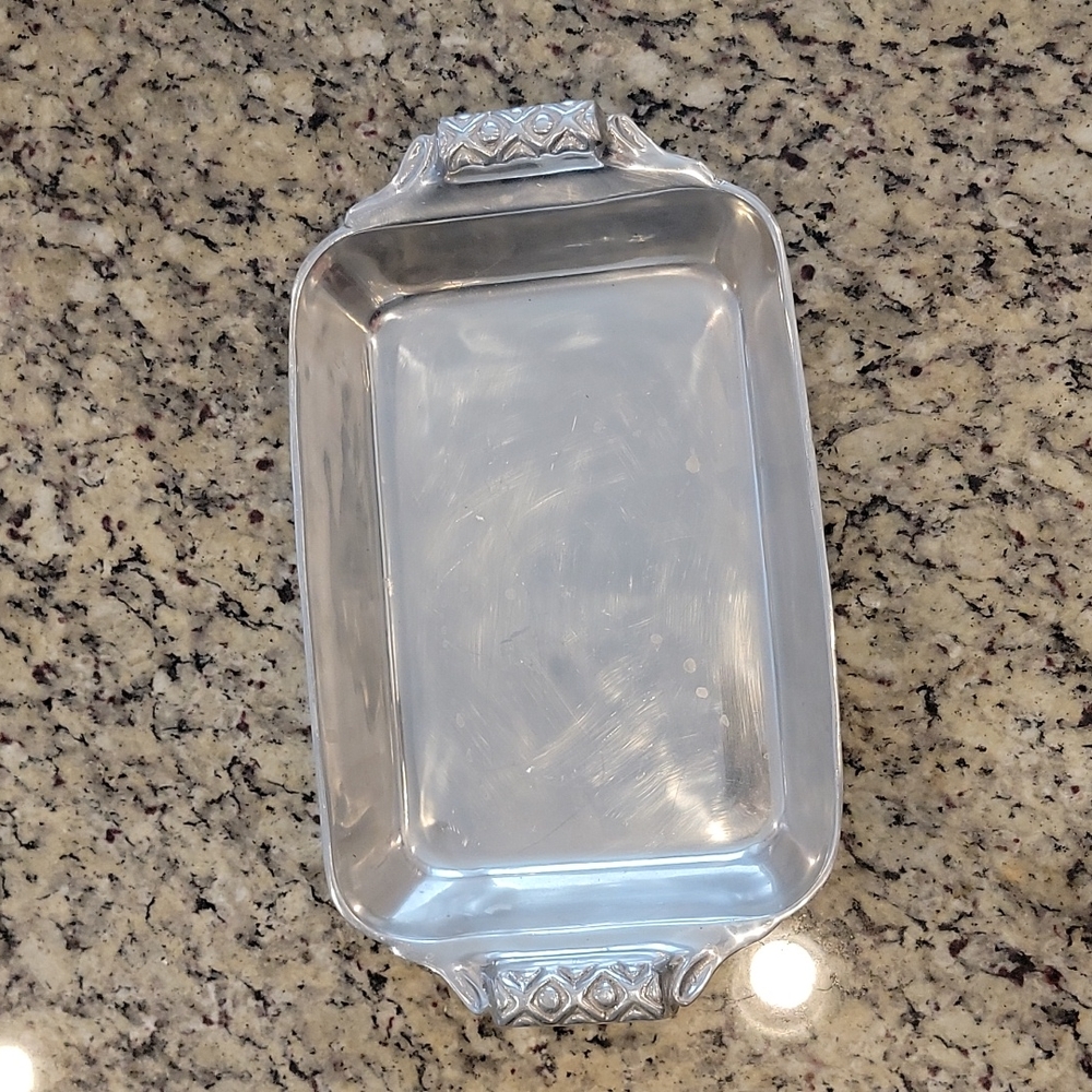 Beautiful aluminum casserole dish